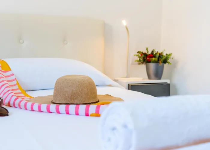 97 Hermosa Marina Primavera Con Terraza Y Piscina * Адехе